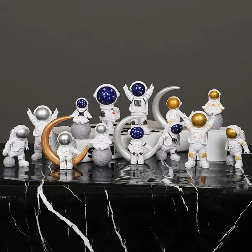 4 Pcs Astronaut Figure Statue Figurine Spaceman Sculpture Educational Toy Desktop Home Decoration Astronaut Model for Kids Gift