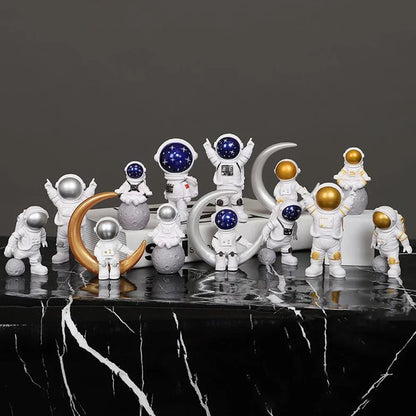 4 Pcs Astronaut Figure Statue Figurine Spaceman Sculpture Educational Toy Desktop Home Decoration Astronaut Model for Kids Gift